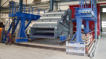 vibro bar sizer screening machine in a production hall | © Allgaier Process Technology 2022