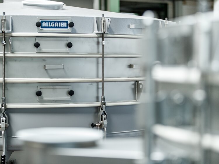 Tumbler screening machine highest screening quality | Allgaier