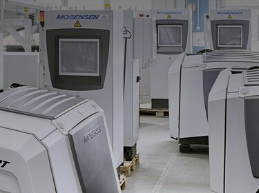 Sortiermaschine MSort OPT zur optischen und geometrischen Sortierung in einer Produktionshalle | © Allgaier Process Technology 2022
