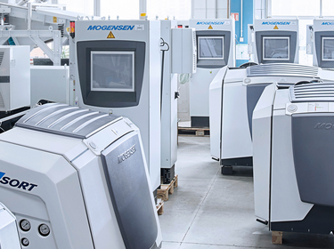 Machine de tri MSort OPT pour le tri optique et géométrique dans un hall de production | © Allgaier Process Technology 2022