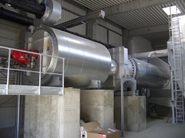 Drum Dryers Mozer System two-pass drum in a production hall | © Allgaier Process Technology 2022