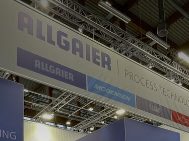 stand de exposición de allgaier process technology | © Allgaier Process Technology 2023