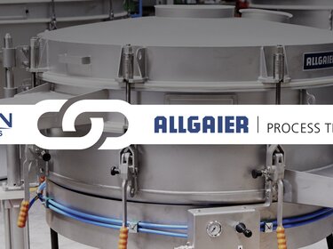 Tamiseur à tambour et logos d'ELCAN Industries et d'Allgaier Process Technology | © Allgaier Process Technology 2023