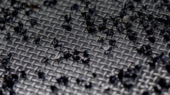 wear resistant screen cloth for screen machines | © Allgaier Process Technology 2022