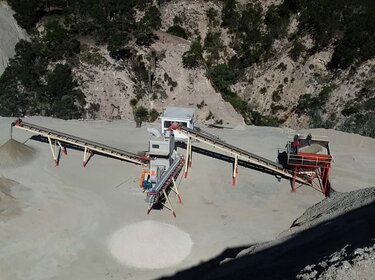 Aerial view of the mining of the mineral barite with the separation table GSort  | © Allgaier Process Technology 2023