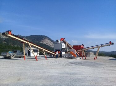 Abbau des Minerals Barit mit dem Trenntisch GSort  | © Allgaier Process Technology 2023