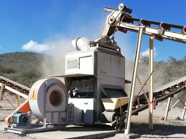 Mining of the mineral barite with the GSort separating table  | © Allgaier Process Technology 2023